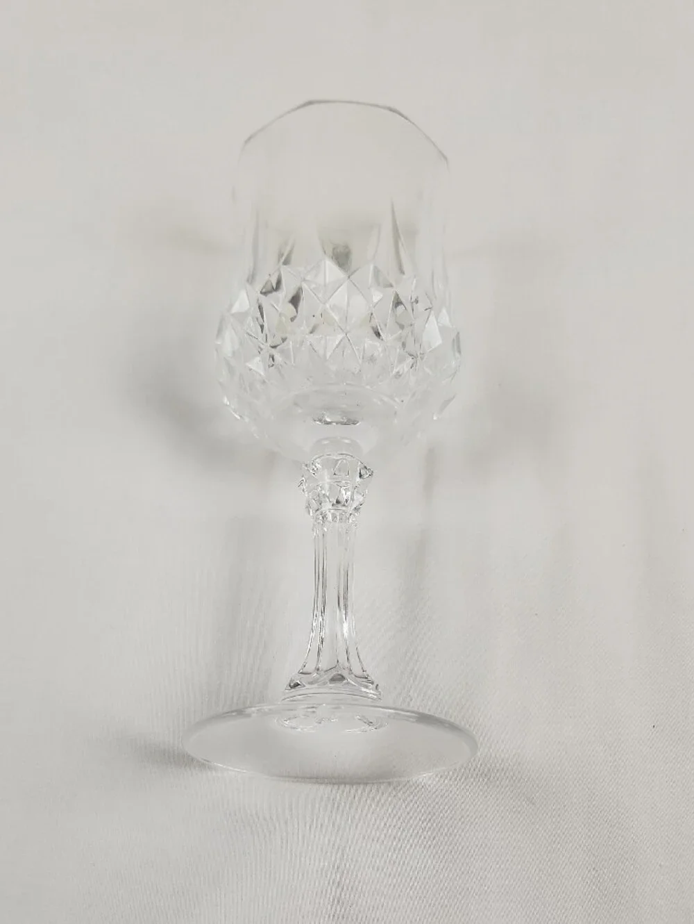 Clear Cut Crystal Wine Glass - Elegant Clear Stemware